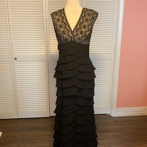 Jessica Howard Long Black Scalloped Column Dress Size 4
